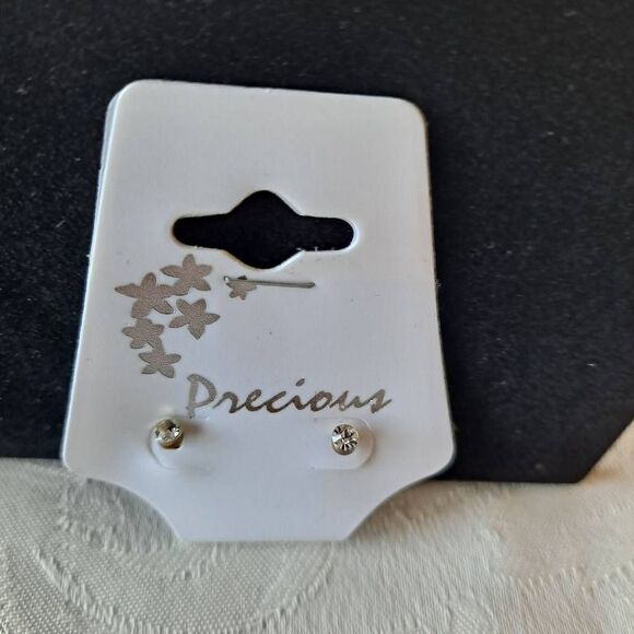 11 Adorable lipstick necklaces - Picture 3 of 6